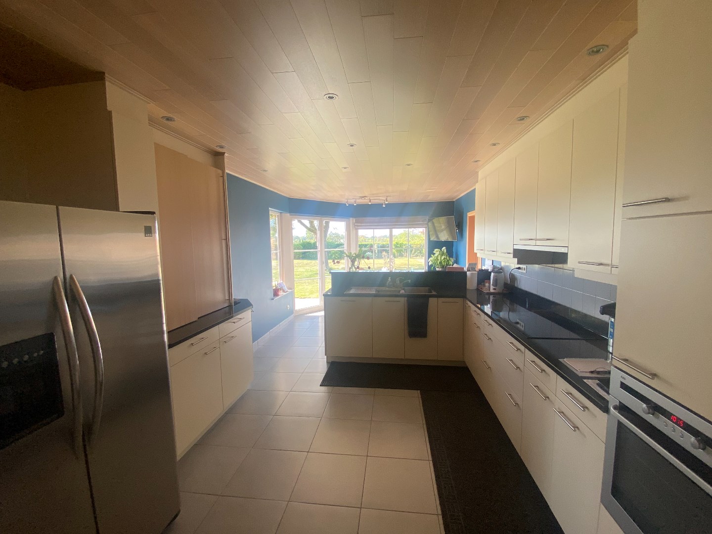 Stijlvolle villa op rustige toplocatie nabij centrum Waregem met opslagruimte. 