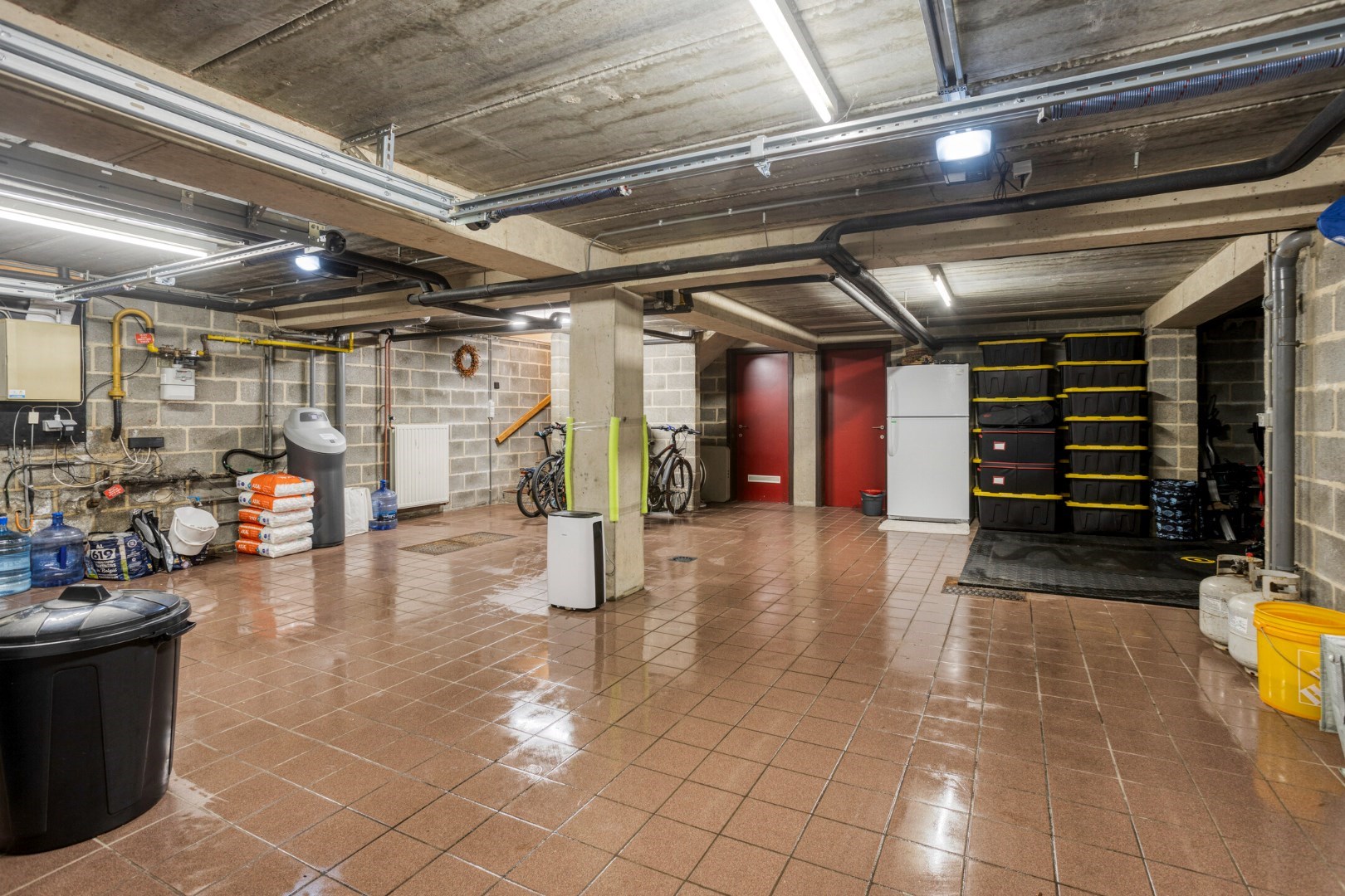 Rustig gelegen open bebouwing met 5 slaapkamers, 3 badkamers, dubbele garage en zonnige tuin in Tervuren – EPC 201 kWh/m&#178; – bewoonbare oppervlakte 339 m&#178; 