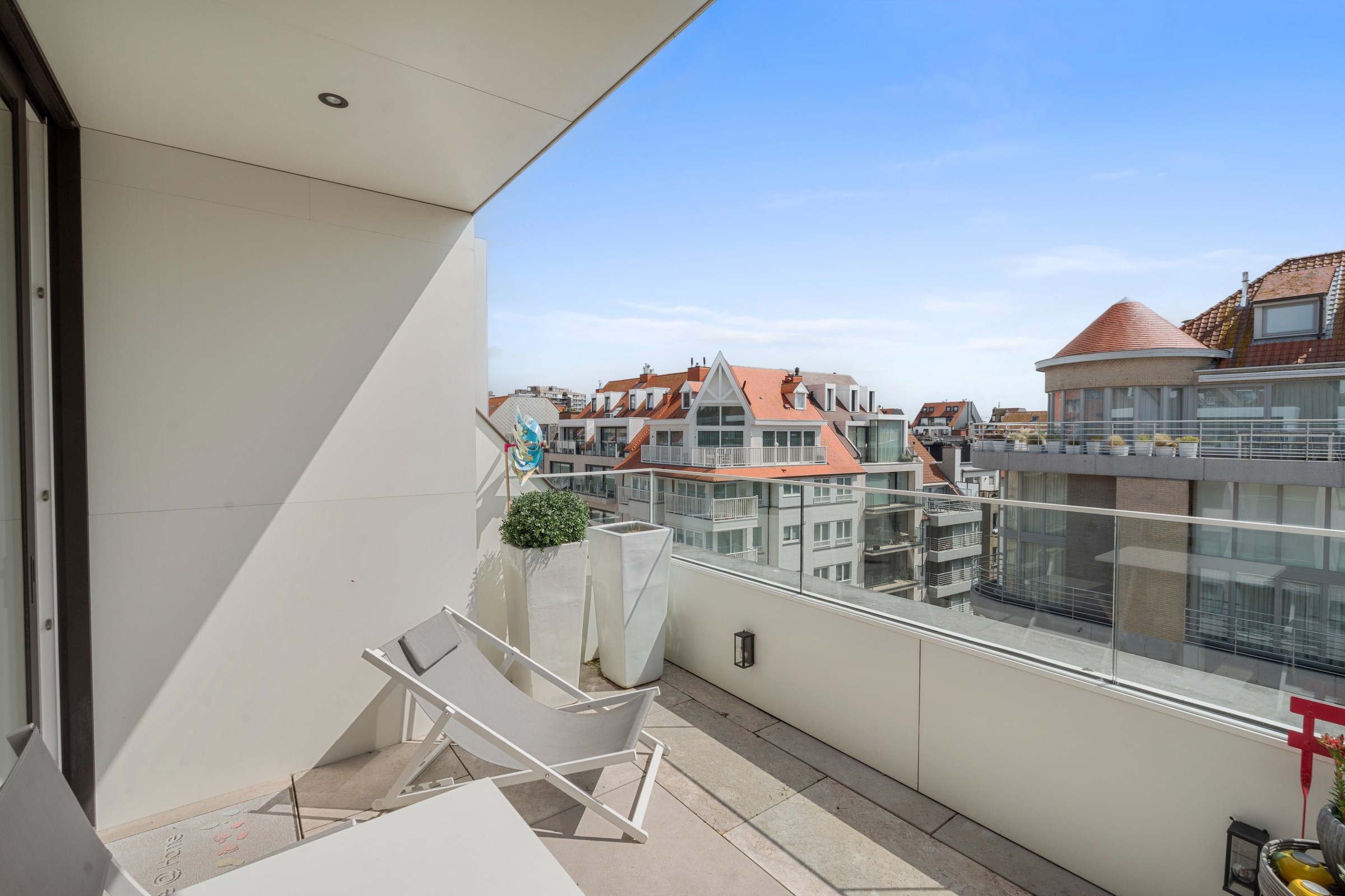 Luxueus duplex-hoekappartement, voorzien van alle comfort, nabij het Rubensplein (Mogelijkheid tot aankoop van een inpandige garage-staanplaats) 