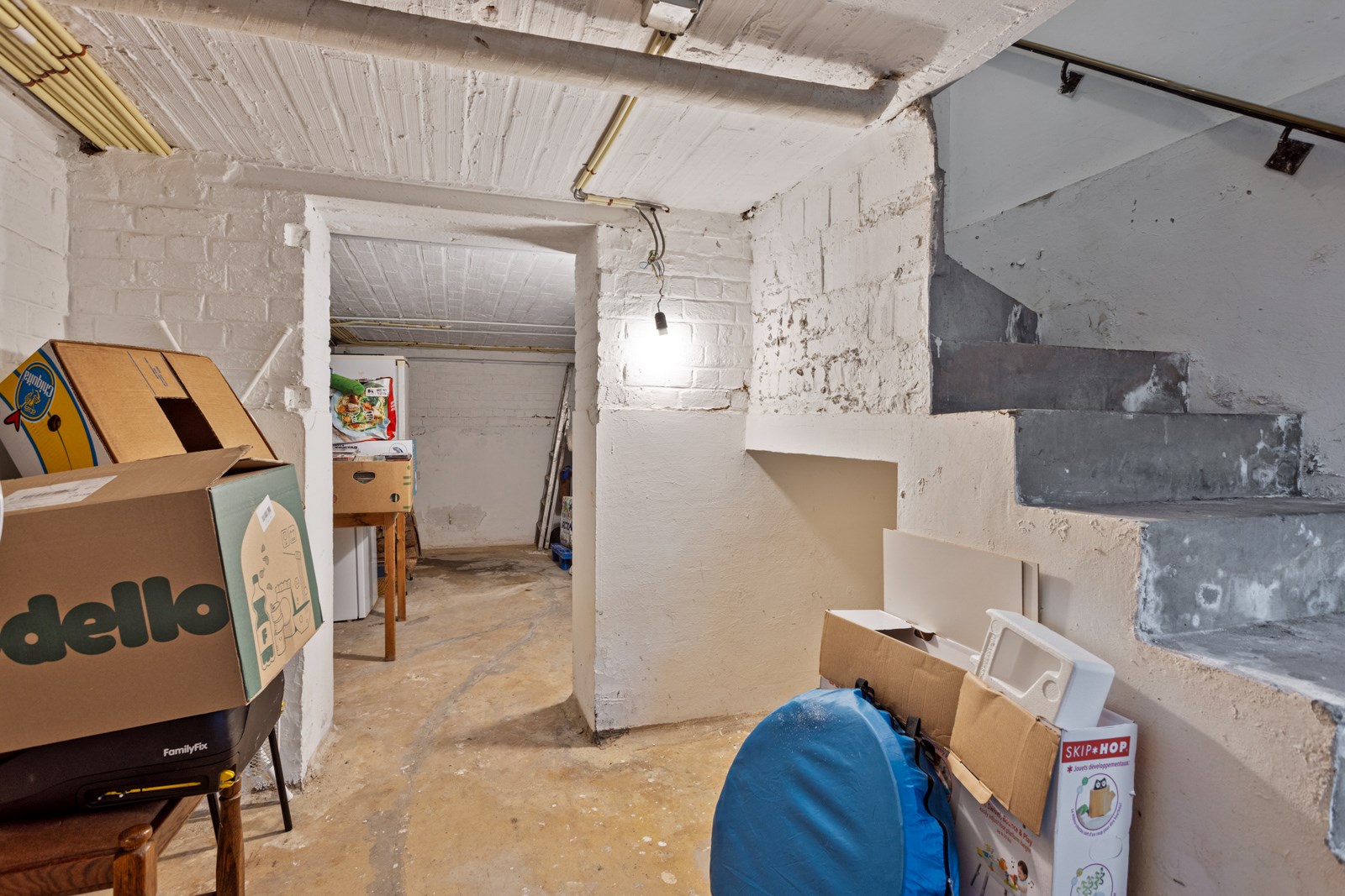 KANGOEROE WONING MET TUIN EN 3 GARAGE’S EN ATELIER 1652 ALSEMBERG (BEERSEL). 