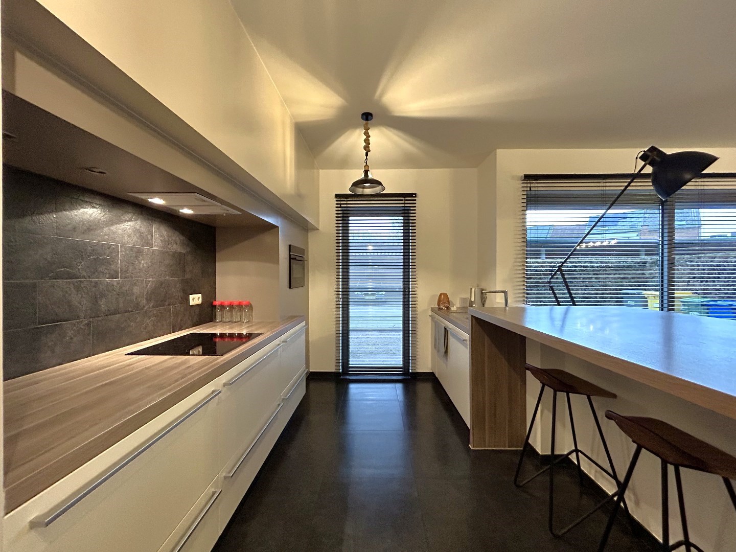 Luxueus gelijkvloers appartement met 2 slpk. in het centrum van Geel 