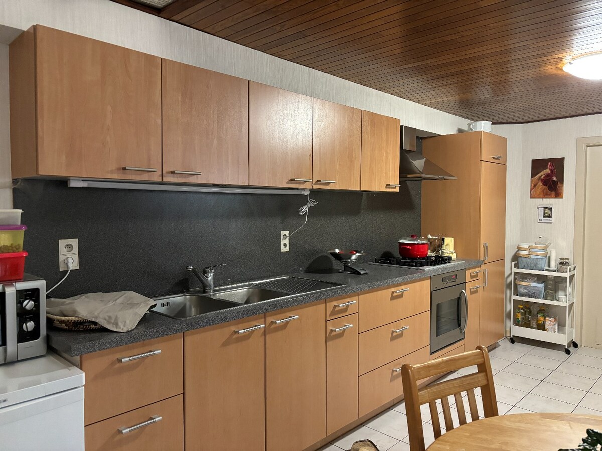 Woning in het centrum van Sint-Antonius op een perceel van 210 m&#178; met Zuid-tuin en ruime berging ca 30 m&#178; 