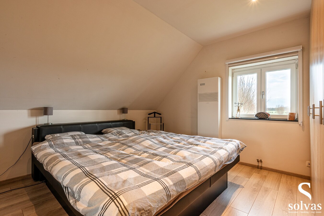 Moderne half open bebouwing met prachtige verzichten! 
