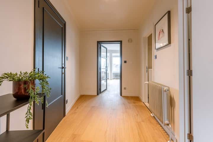 Ruim appartement  met 2 slpks en garage in Gent 