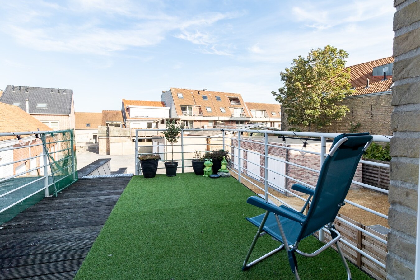 Ruim duplex appartement met zonnig terras in centrum Koekelare 