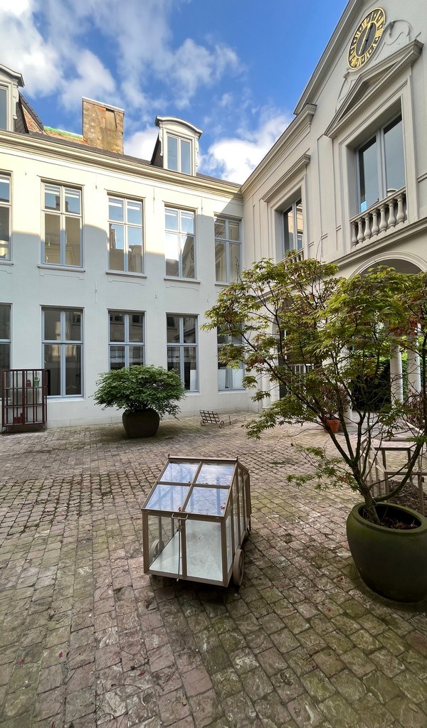 Kantoor te huur in prestigieus herenhuis te Antwerpen