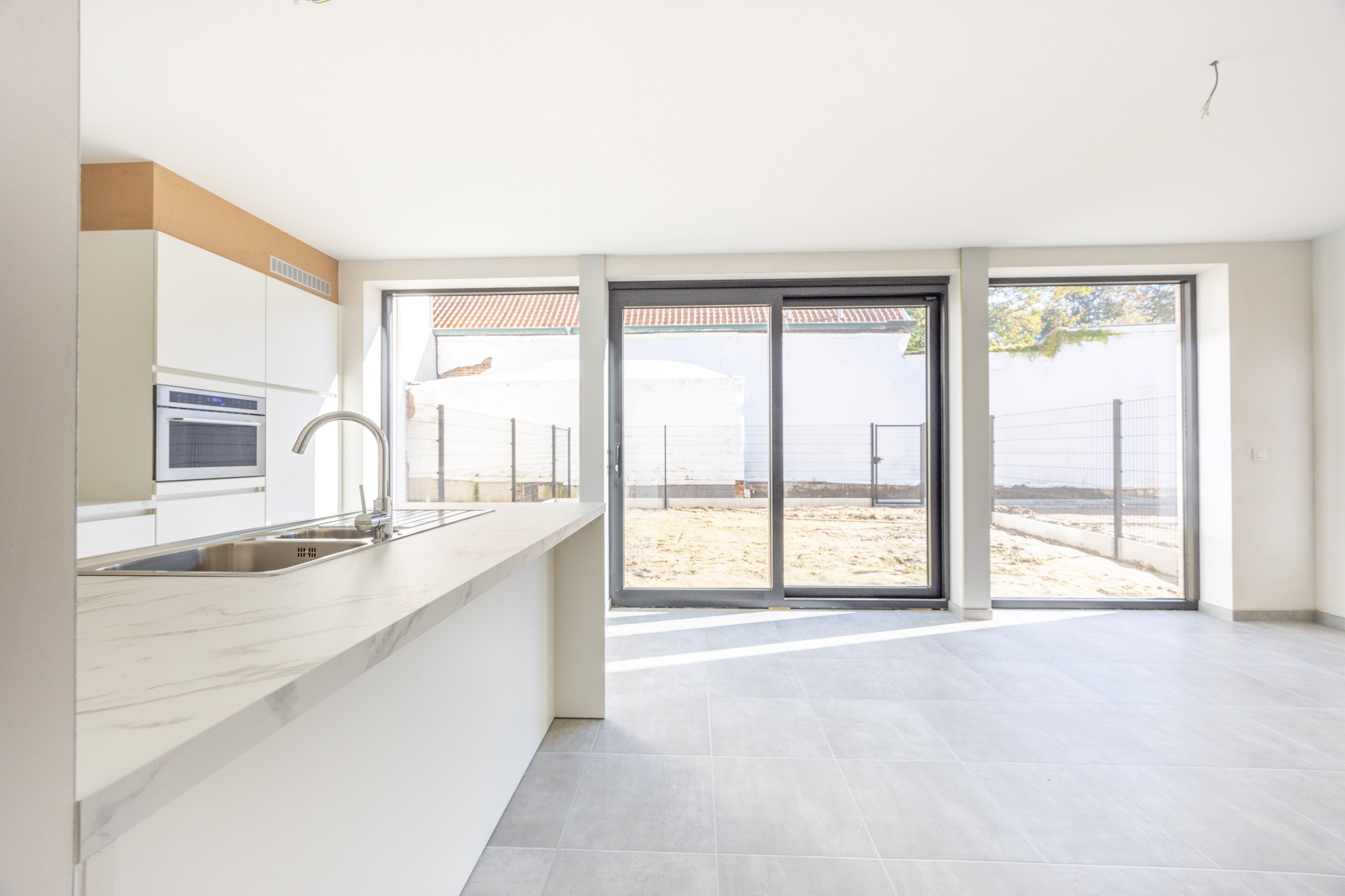 VILLA APPARTEMENT MET RUIME TUIN 