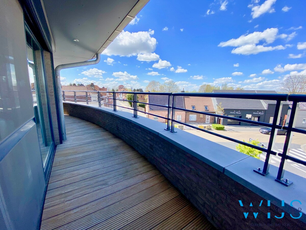 Instapklaar appartement met ruim zonneterras &amp; garage te Evergem ! 