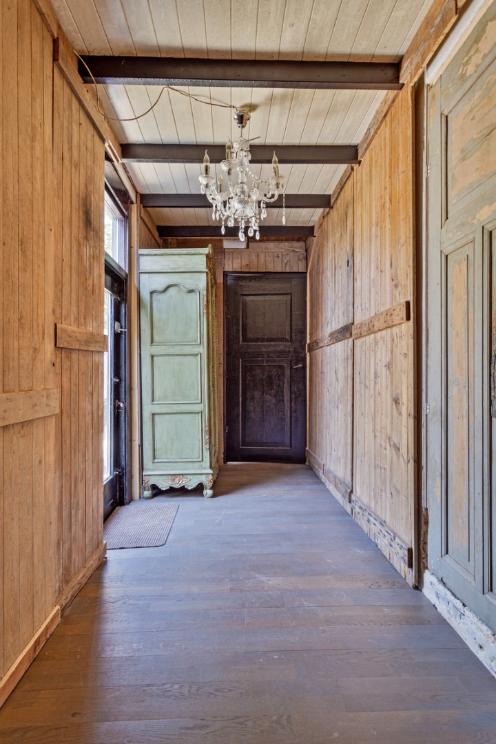 Historische Charme aan de Waddenkust: Een Unieke Dijkwoning. 