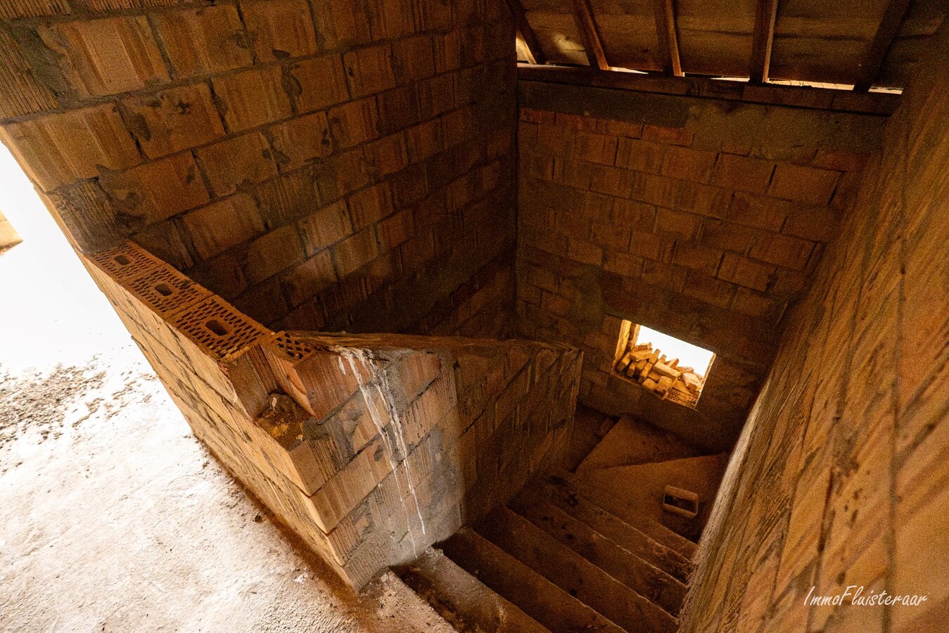 Uniek casco landhuis op een idyllische  locatie op ca. 8,26 ha te Diest 