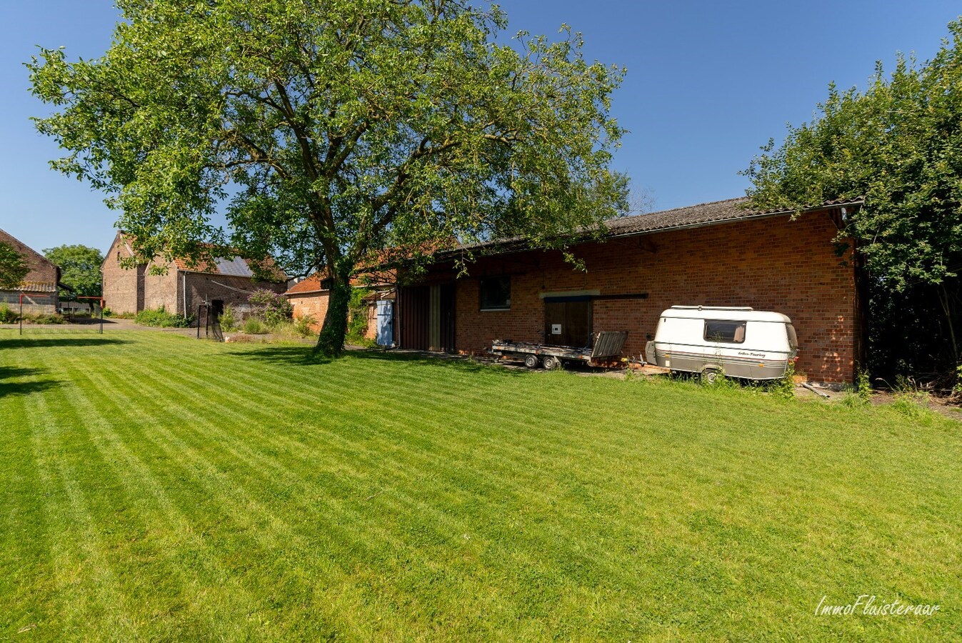 Charming renovated farmhouse on approximately 29 acres in Waanrode (Kortenaken). 