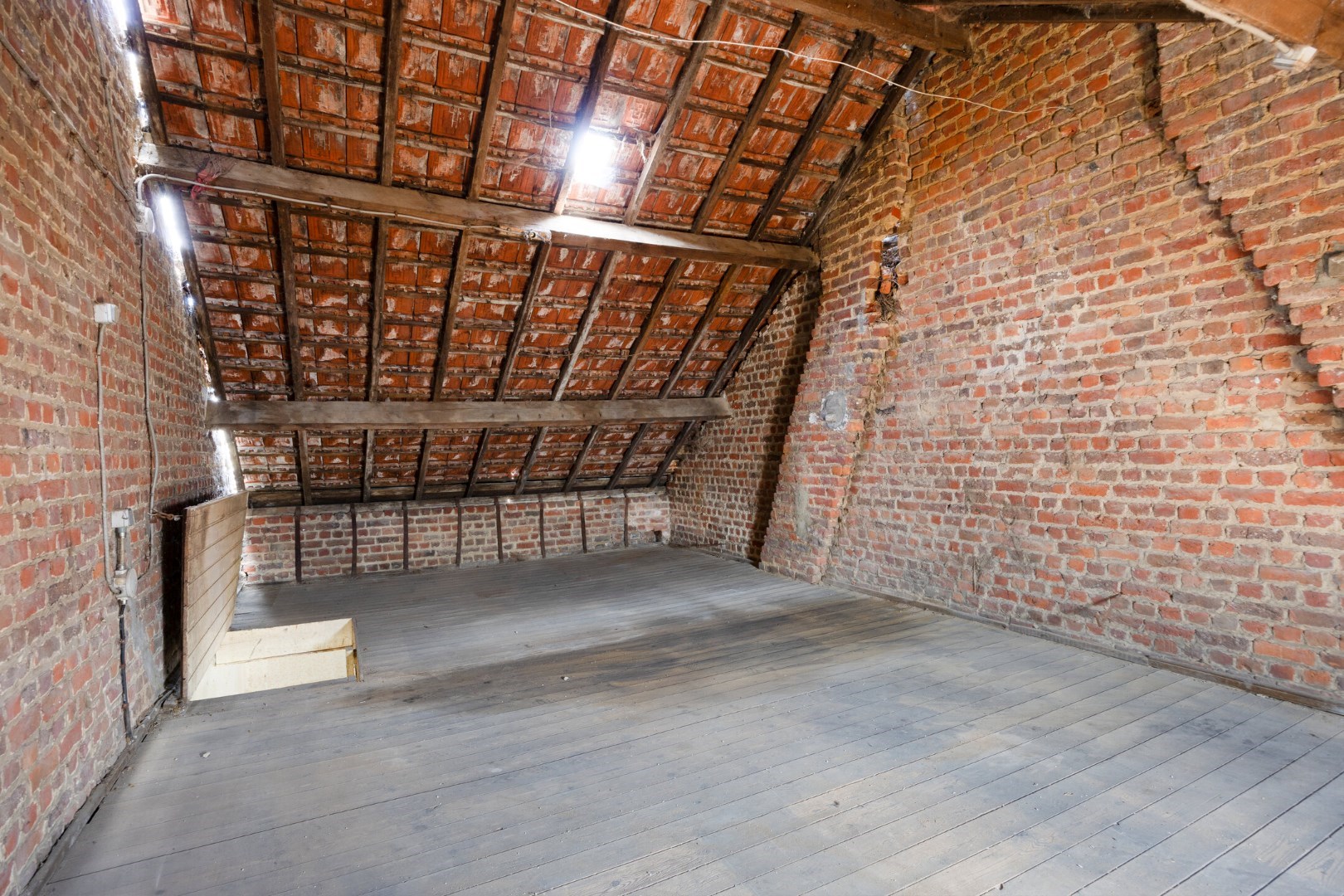 Te renoveren halfopen bebouwing met 3 slaapkamers en ruime tuin in hartje Kessel-Lo 