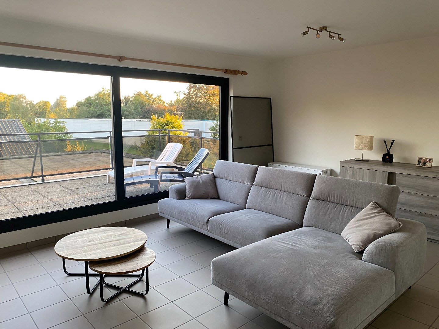 Ruim appartement met 3 slaapkamers, garage en groot terras 