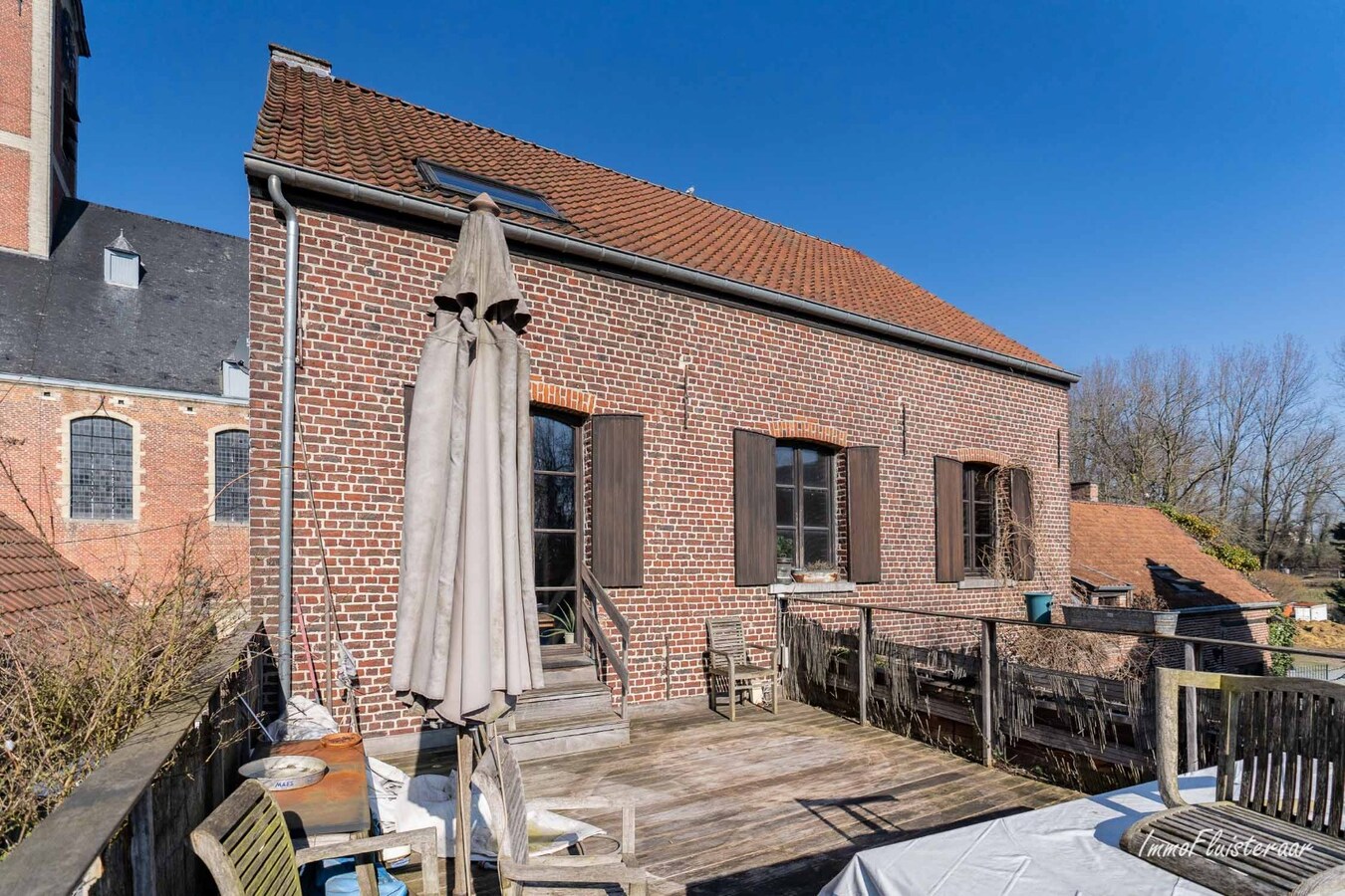 House with horse accommodation/ riding school on approx. 1ha in Mollem (Asse; Flemish Brabant) 