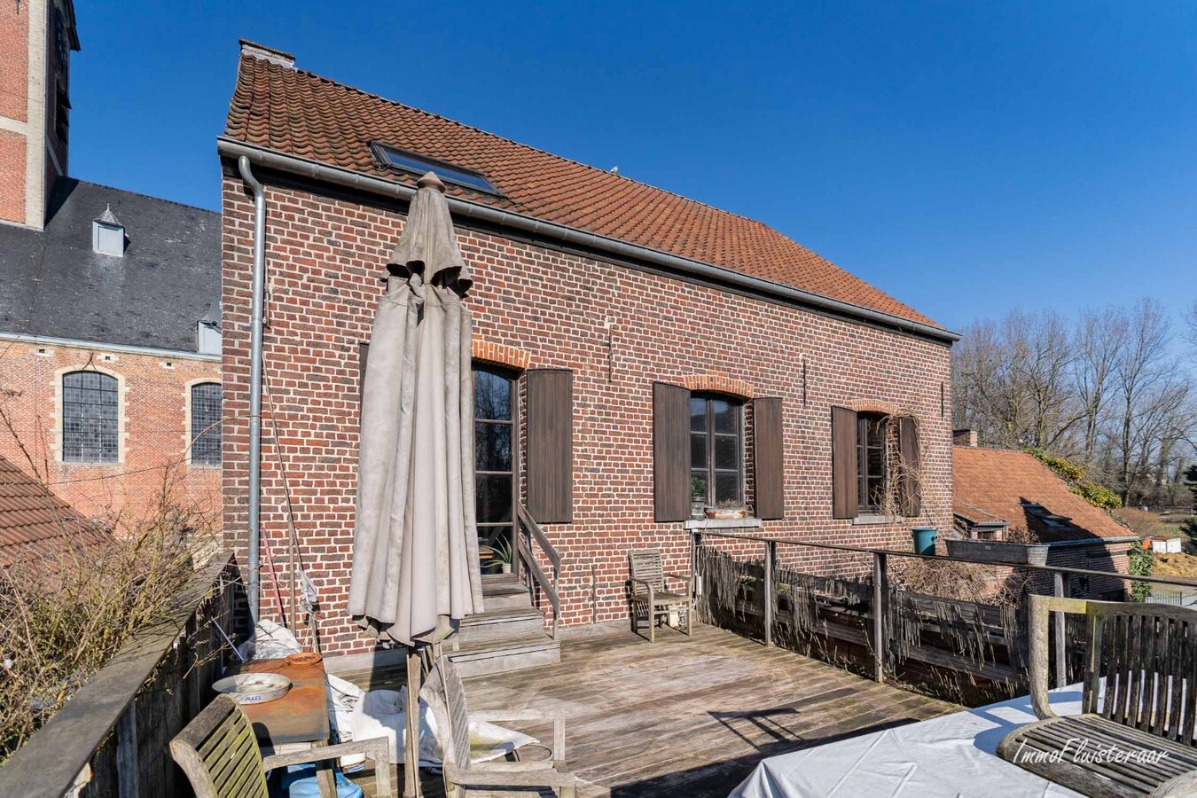 Manege met woning en aanhorigheden op ca. 1ha te Mollem (Asse; Vlaams-Brabant) 