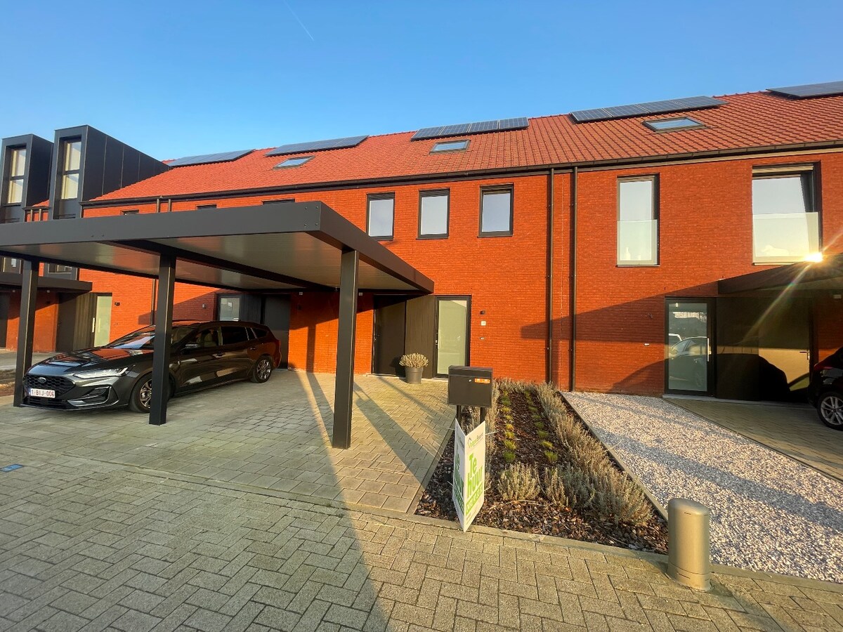 Nieuwbouwwoning met 4 slaapkamers te Ingelmunster 