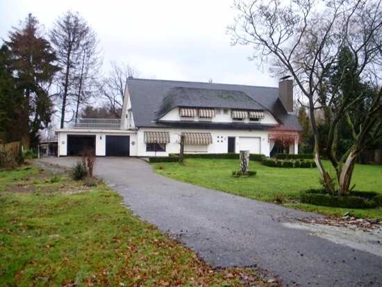 Te renoveren villa op ca. 2 ha 