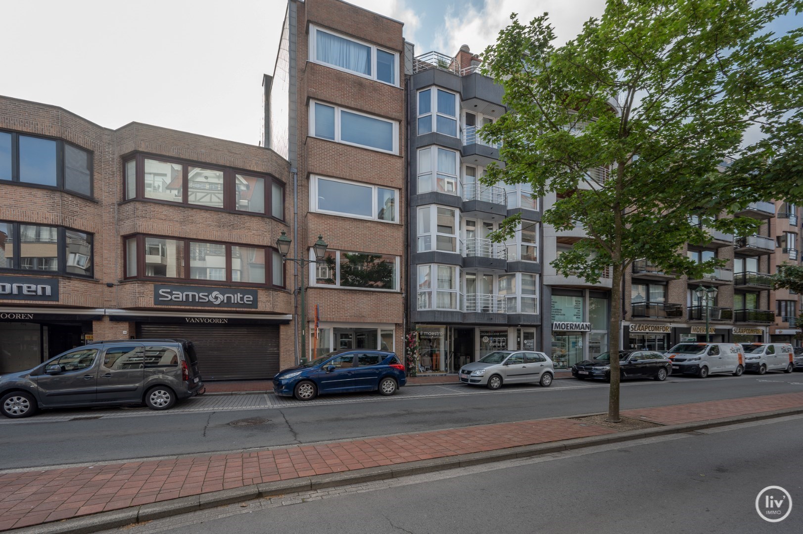 &quot;Modern 2-slaapkamer appartement centraal gelegen op de Lippenslaan te Knokke. 