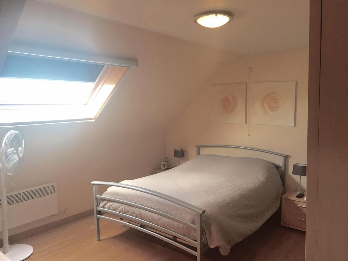 KNAP GERENOVEERDE RUIME WONING MET ZONNIGE STADSTUIN 