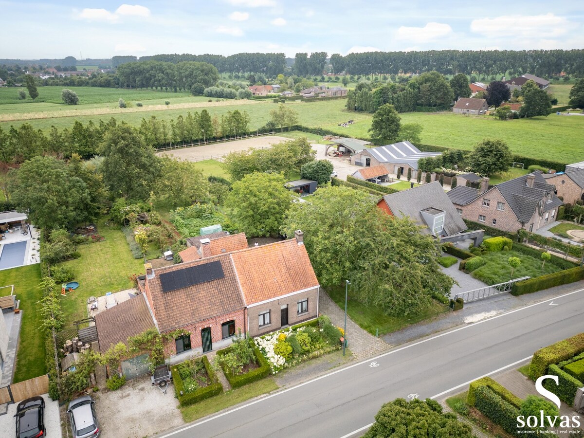 Te renoveren woning op perceel van 1270m&#178; 