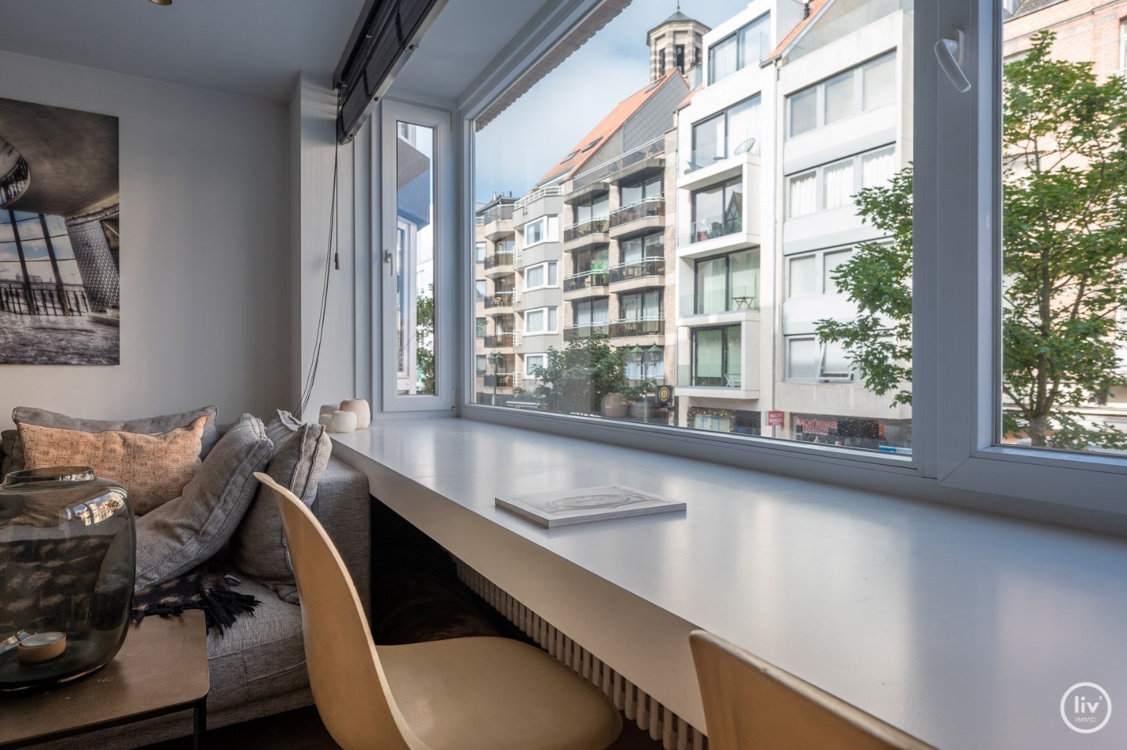 &quot;Modern 2-slaapkamer appartement centraal gelegen op de Lippenslaan te Knokke. 