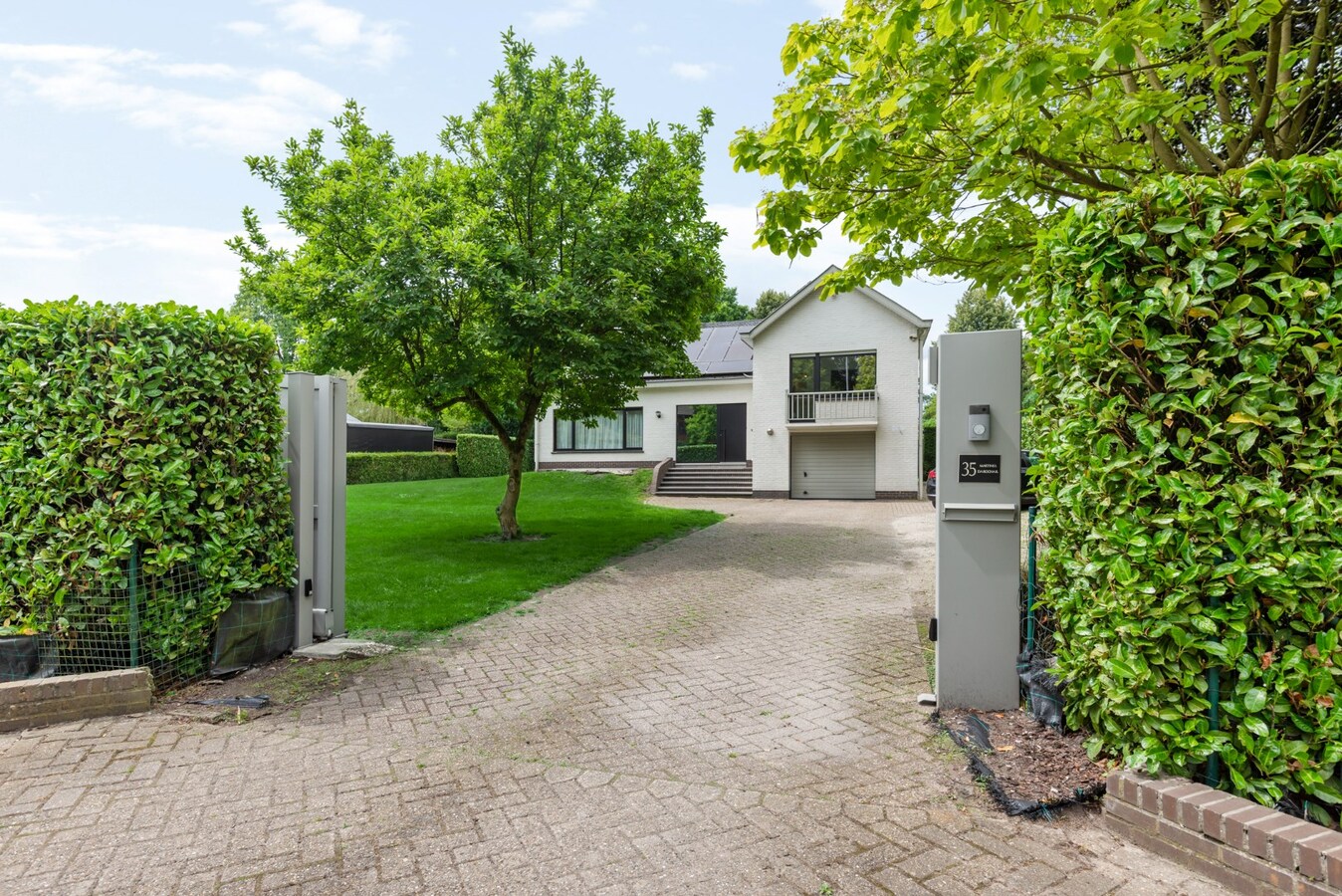 Mooie woning met 4 slaapkamers en zwembad 