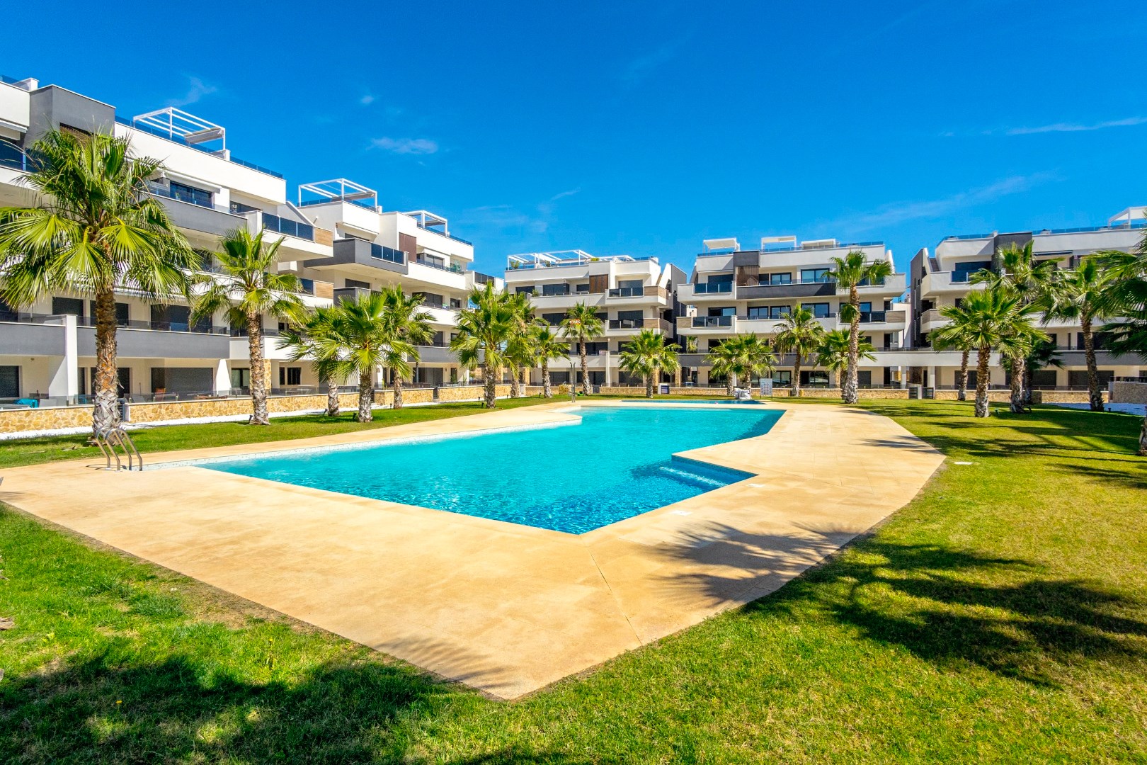 Super Ster Aanbieding! Volledig ingericht nieuw appartement aan de Costa Blanca 