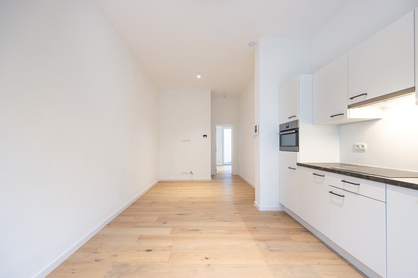 Gerenoveerd gelijkvloers appt. met stadstuin te Borgerhout! 