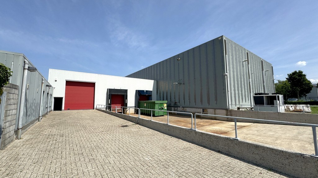 Logistiek bedrijfspand te huur in industriezone te Malle
