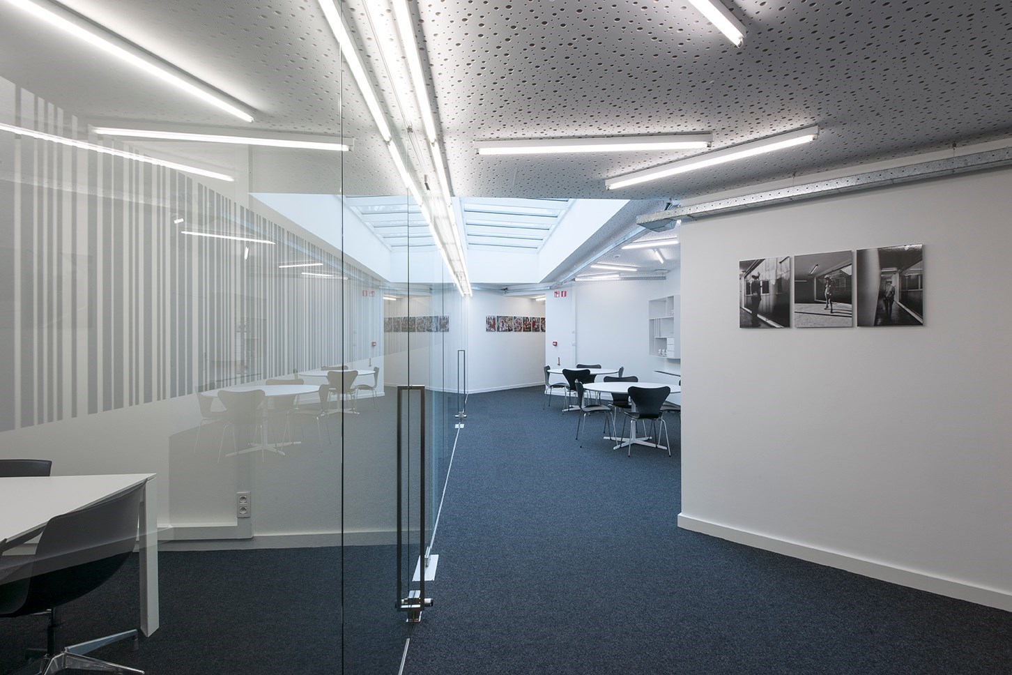 Instapklare kantoorruimte  (32 m&#178;) met parking en alle faciliteiten inclusief, Torhout. 
