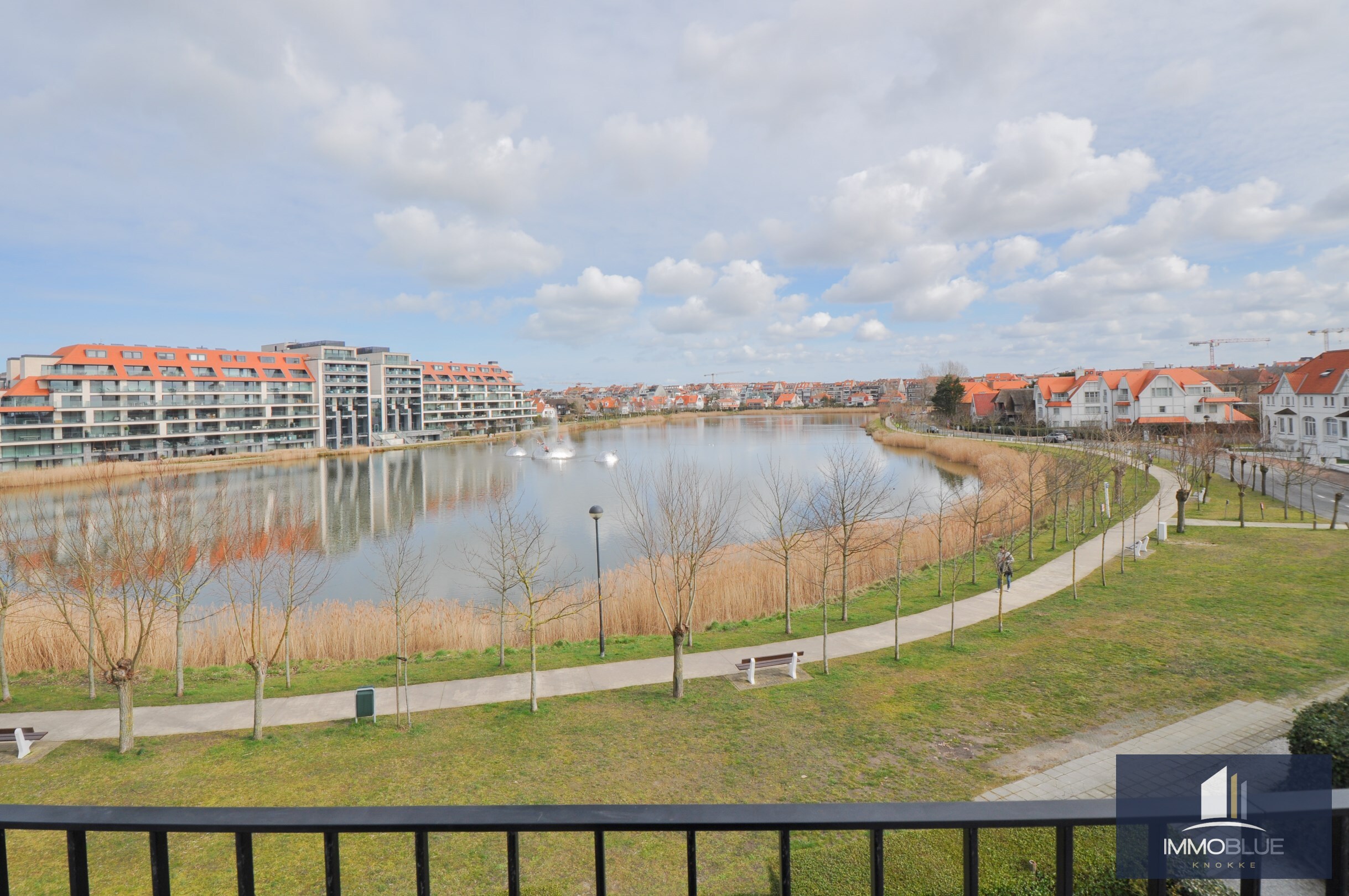 Lichtrijk appartement met een prachtig zicht op het Zegemeer. 