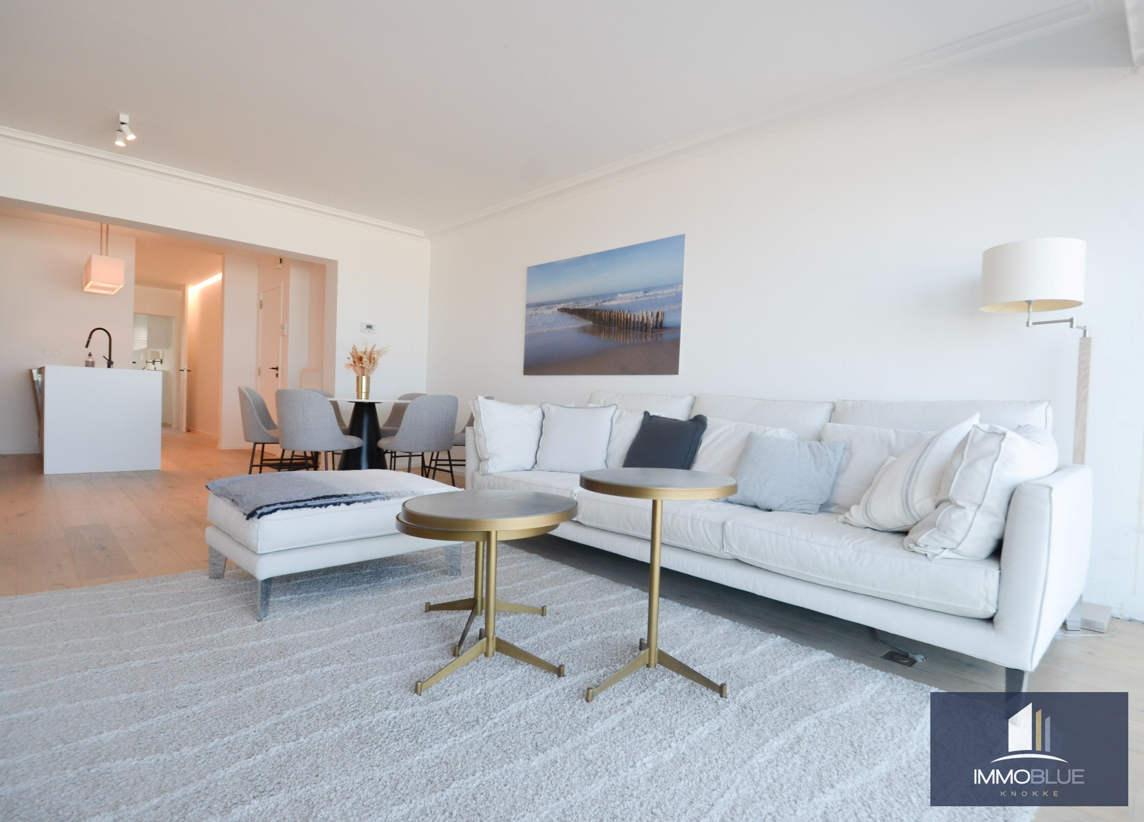 Appartement &#233;l&#233;gant, r&#233;cemment r&#233;nov&#233;, avec vue frontale sur la mer. 
