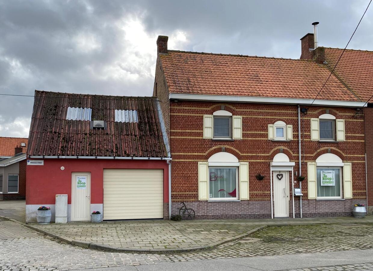 Woning met 4 slaapkamers en grote garage te Eernegem 