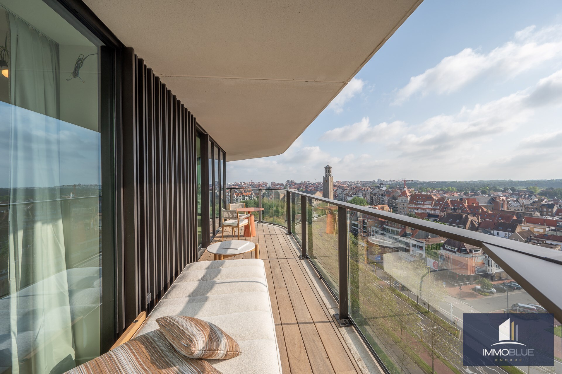 Luxueus appartement met een zeer ruim terras gelegen in de exclusieve residentie The Tower. 