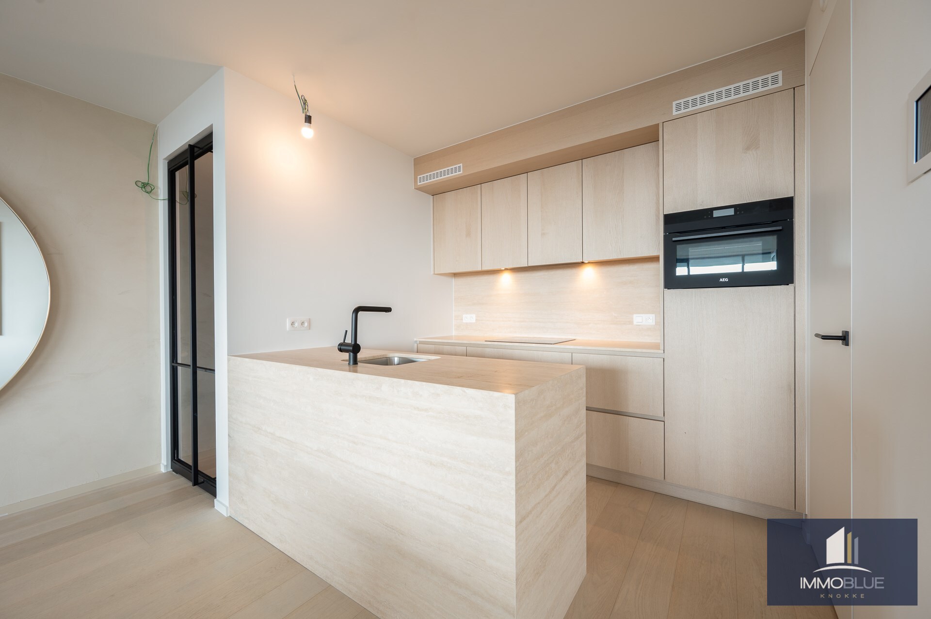 Luxueus appartement met zeer ruim terras gelegen in de exclusieve residentie The Tower. 