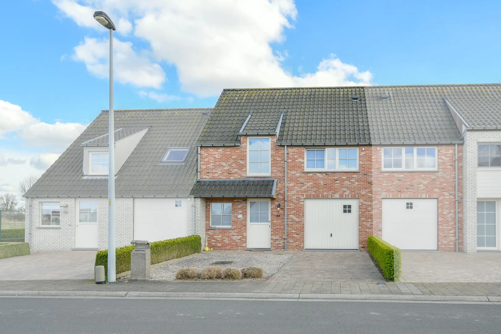 Instapklare woning met garage, zonnige tuin en 3 slaapkamers