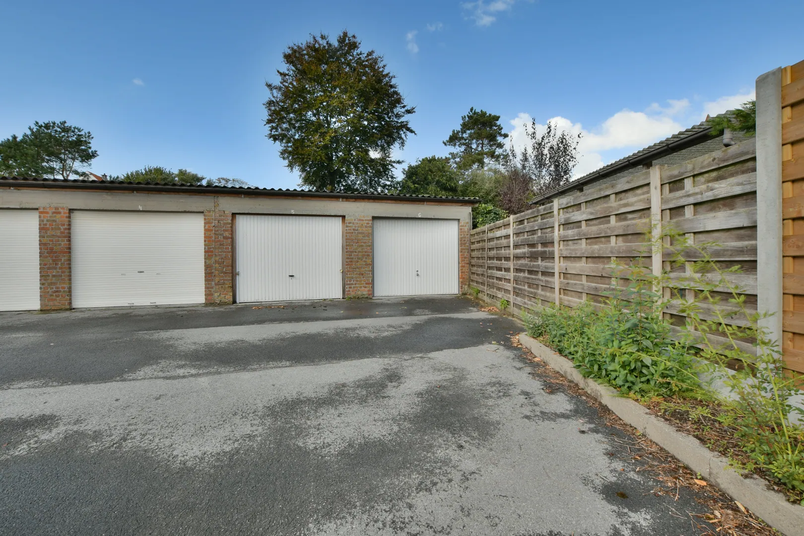 Garagebox te huur op centrale ligging in de Haan