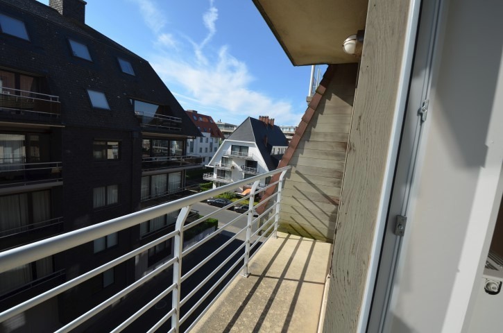 Knap afgewerkt, heel recent appartement te Oostduinkerke-Bad! 