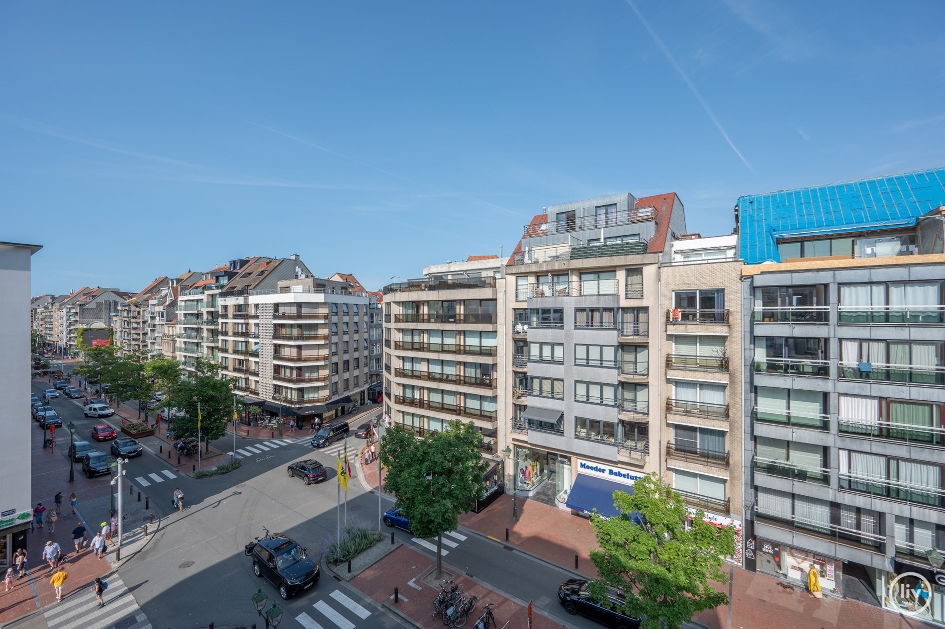 Non meubl&#233; - Appartement r&#233;nov&#233; avec go&#251;t, avec une belle largeur de fa&#231;ade situ&#233; sur l&#39;avenue Lippens &#224; quelques pas de la plage. 