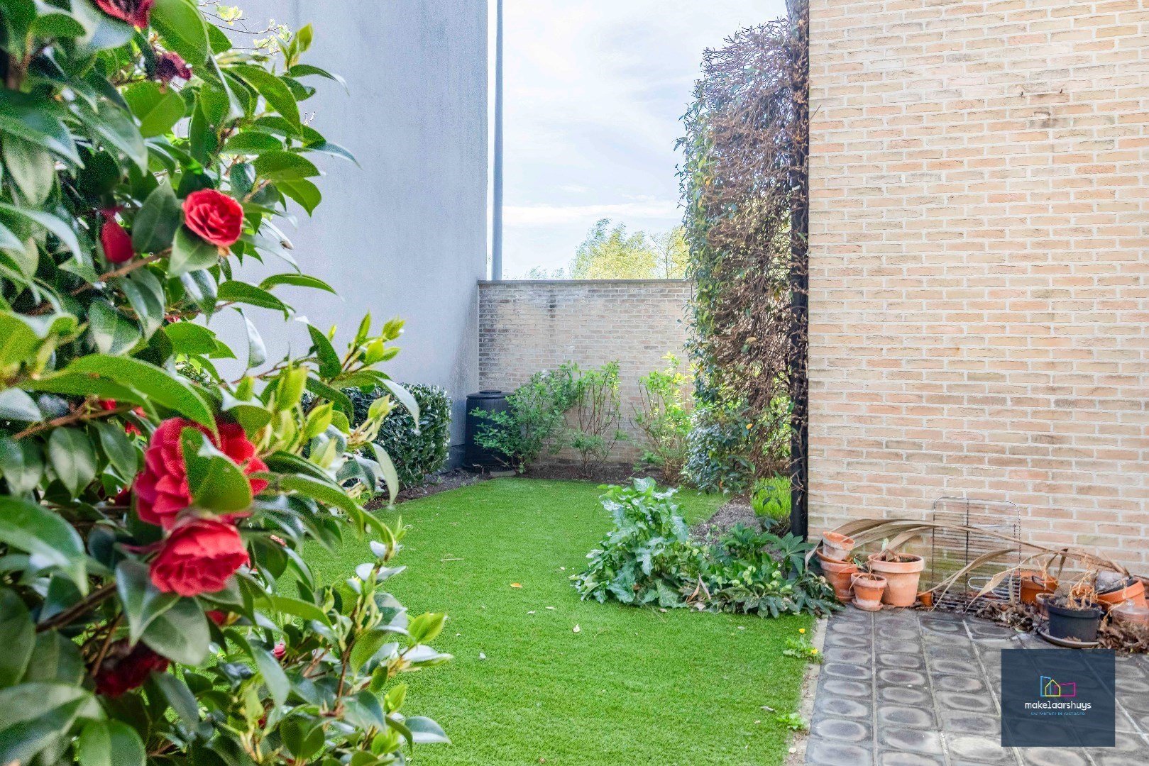 Ruime woning met tuin en dubbele garage in Gent 
