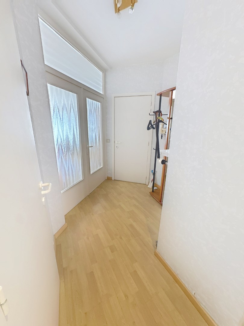 Ruim appartement gelegen aan de achterzijde van de Zeedijk 