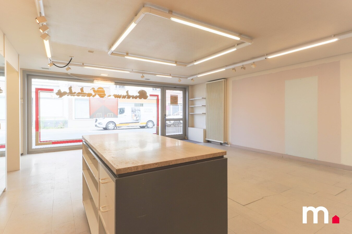 Ruim &amp; energiezuinig  handelspand  van 130m2 op commerci&#235;le ligging! 