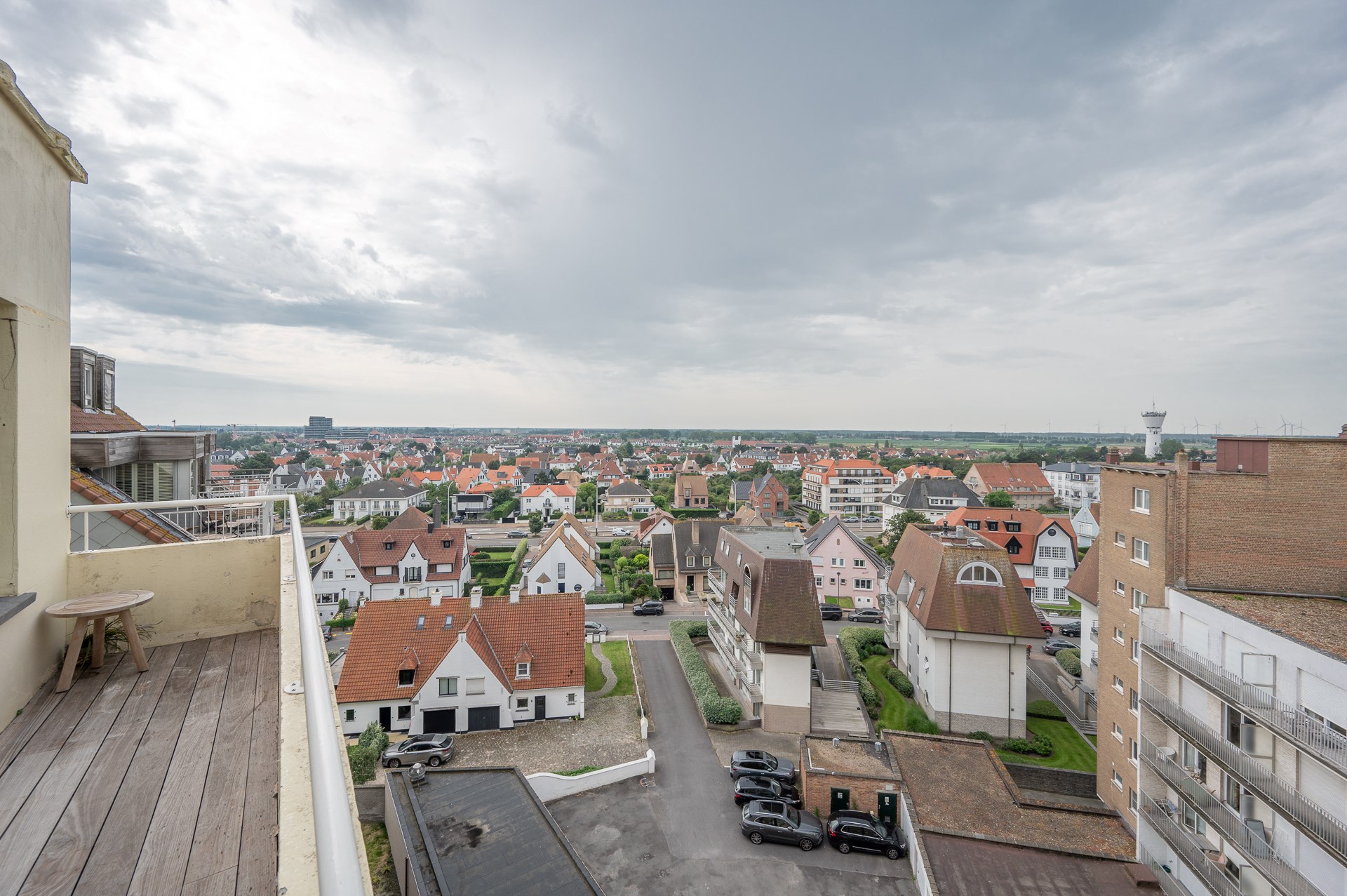 Luxe hoekappartement met panoramisch zeezicht en royale terrassen 