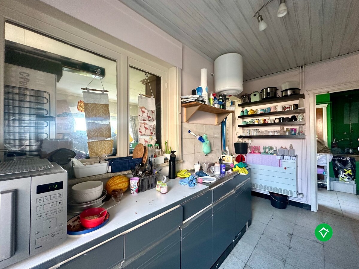 Ruime gezinswoning op perceel van 1126 m&#178;  - tal van mogelijkheden! 