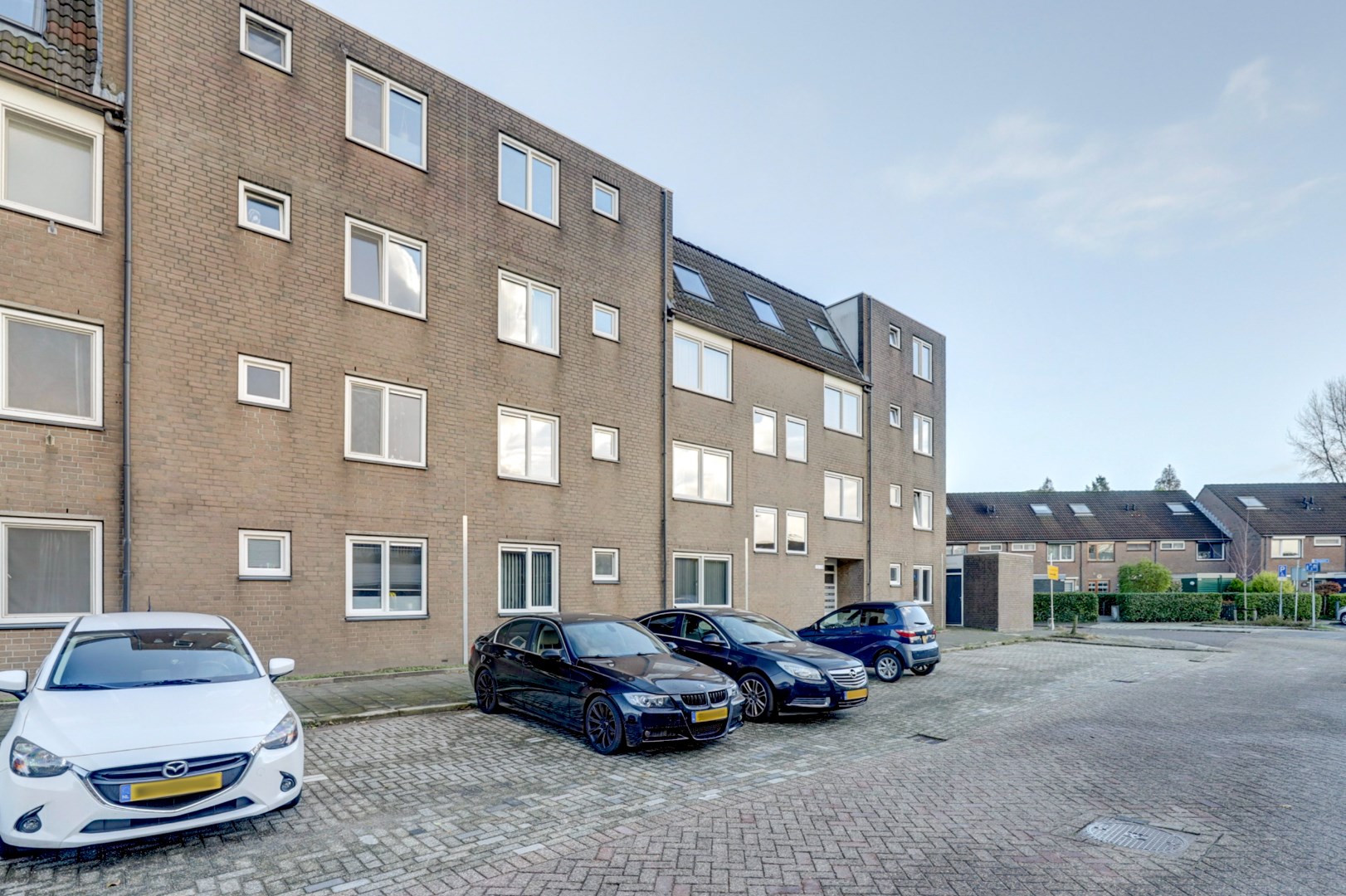 Energiezuinig en gerenoveerd (2019) 3-kamer appartement met balkon en berging op een rustige en centrale locatie! 