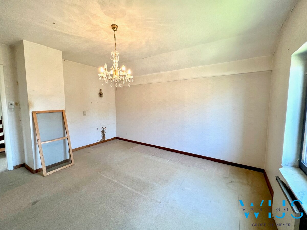 Zeer ruim woonhuis met 5 slaapkamers in Drongen ! 