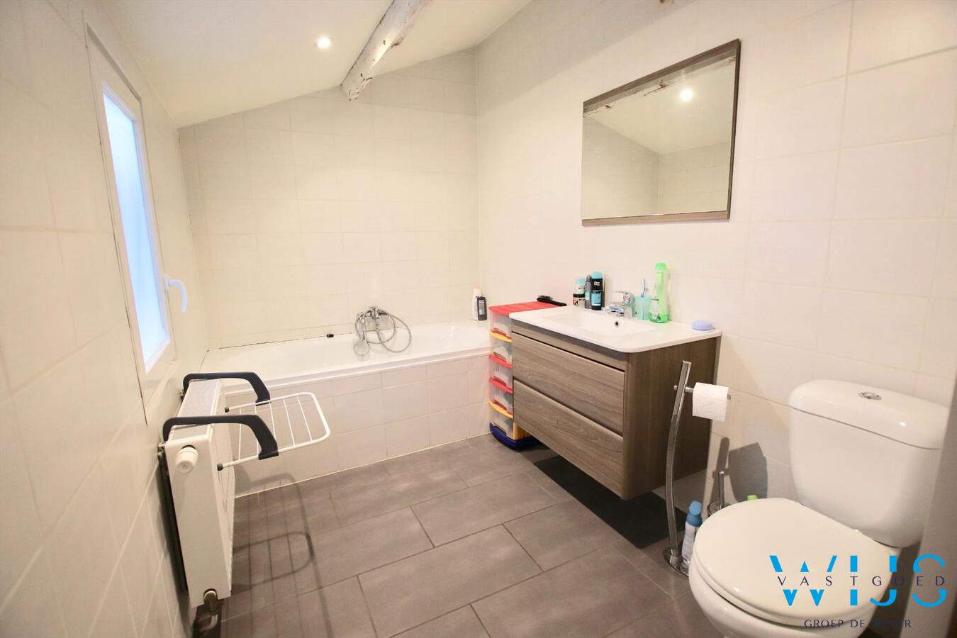Gerenoveerd woonhuis op toplocatie in Zelzate! 