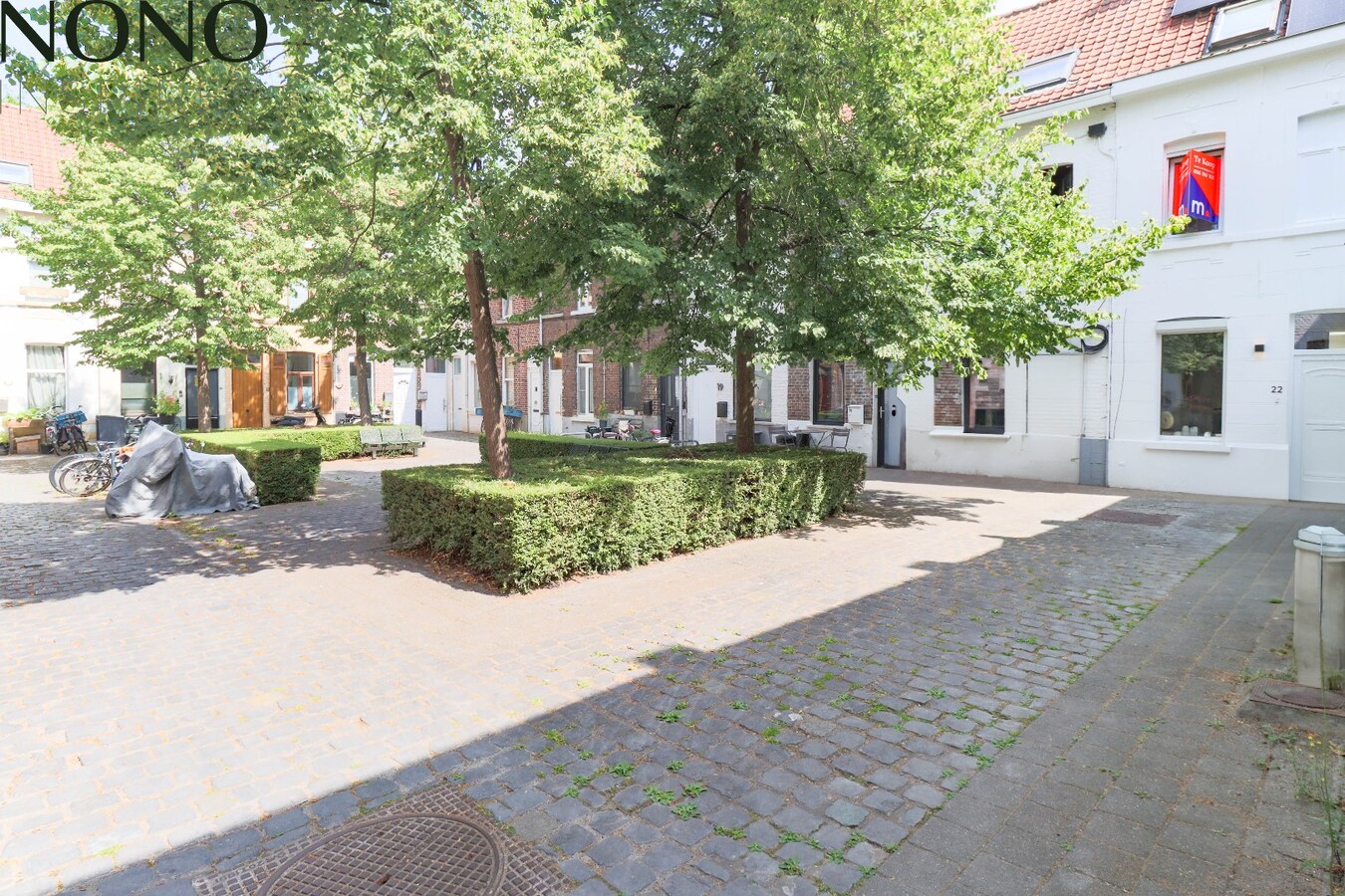 Karaktervolste belluikje nu te koop in de historische stadskern van Kortrijk ! EPC B ! 