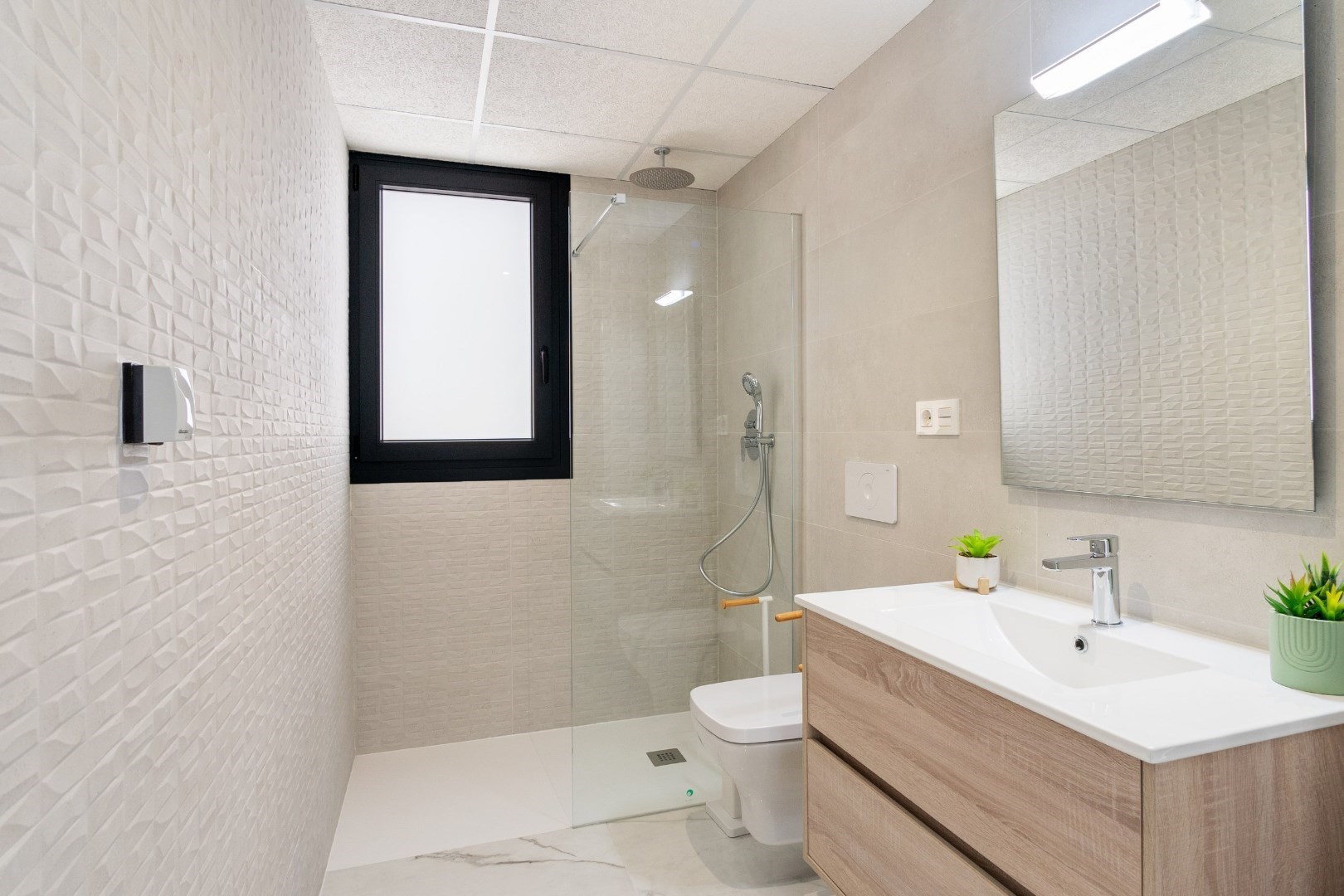 SPECIALE AANBIEDING Volledig ingericht nieuw appartement - direct beschikbaar! 