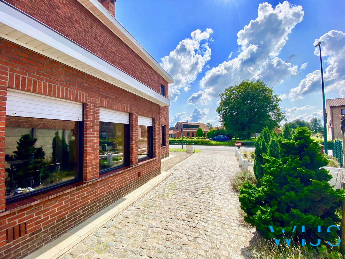 Op te frissen gezinswoning met 3 slaapkamers &amp; tuin te ERTVELDE! 
